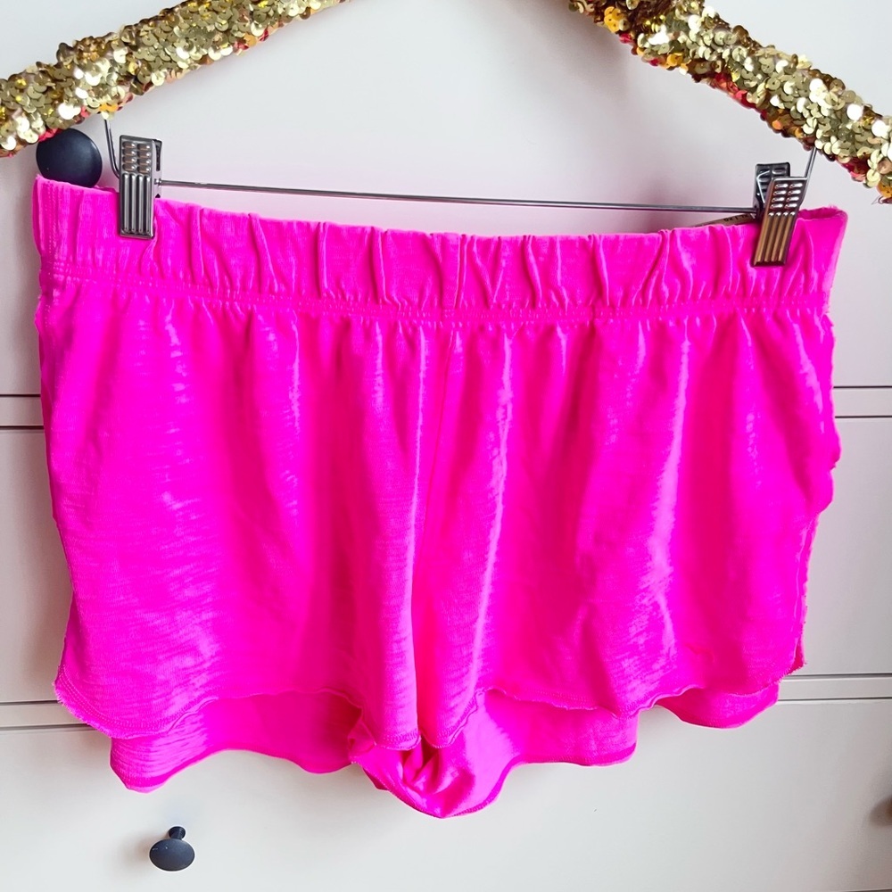 NWT Victoria's Secret PINK Curve Hem Sweat Shorts in HOT PINK - Picture 1 of 8